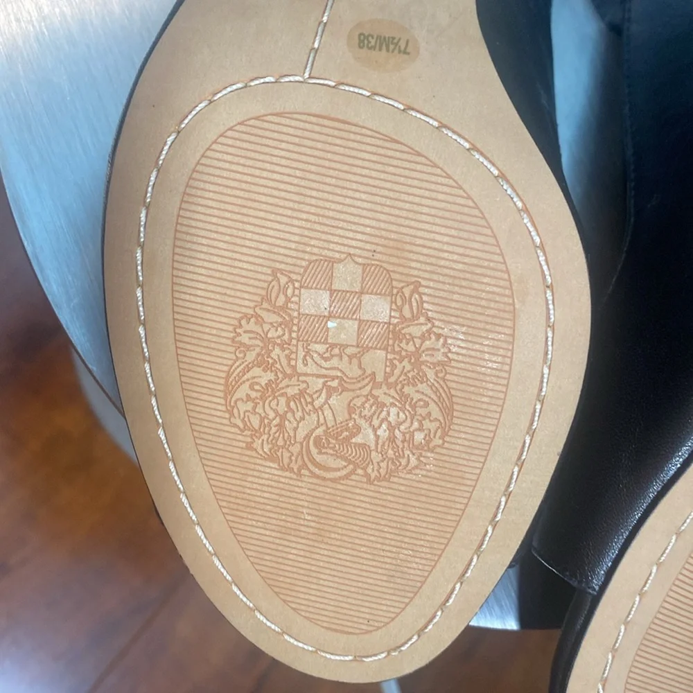 NWOT VINCE CAMUTO BLACK LEATHER SHOES
